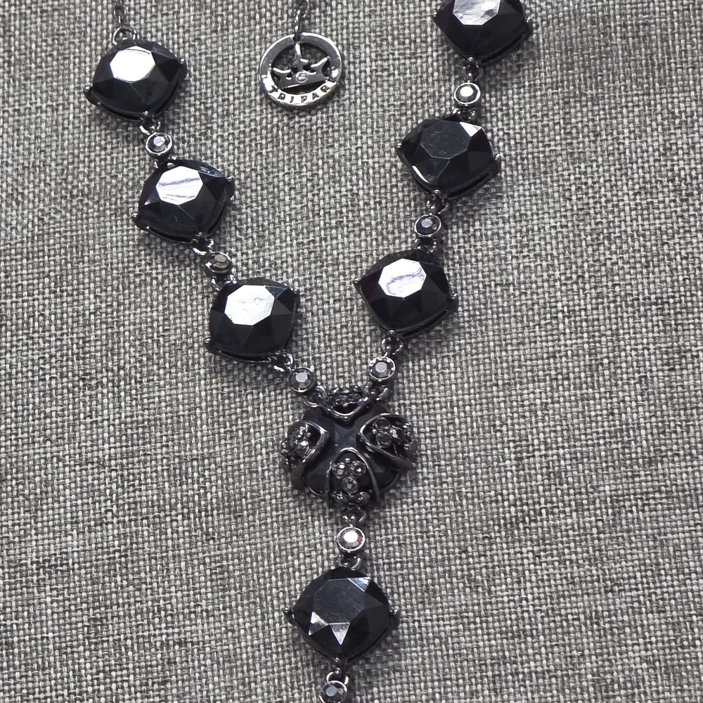 Vintage Signed Trifari Y-drop necklace with black arcrylic faceted stones. EUC - Picture 7 of 11